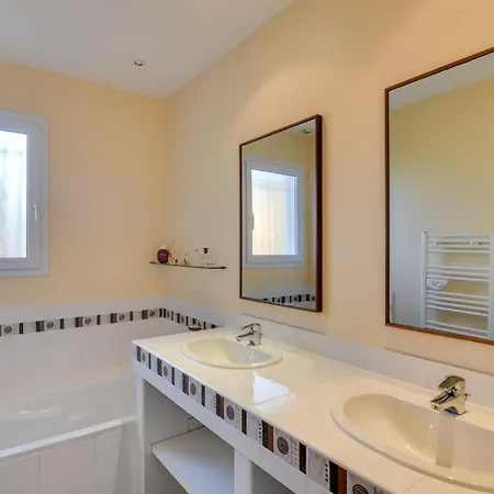 Cap Maxime By Interhome Sainte-Maxime